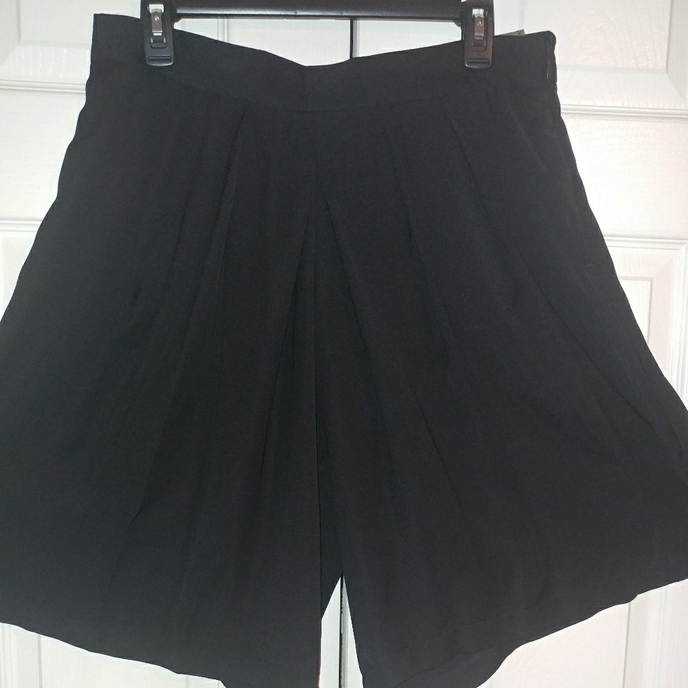 Black flared capris